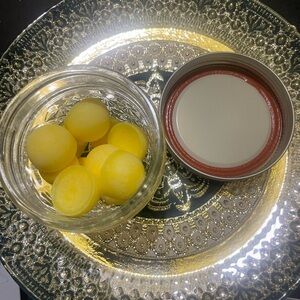 Yellow lemon soy wax Melts in Glass Jar